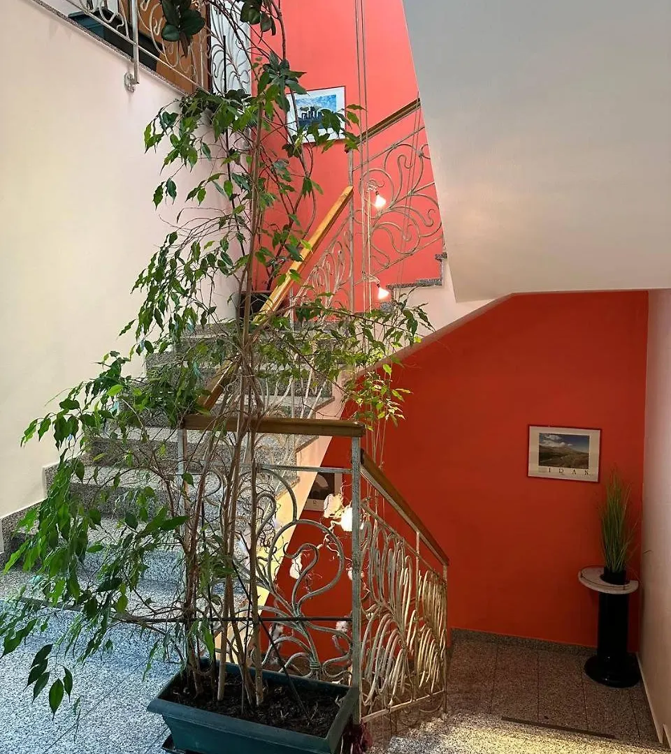 Bed & Breakfast Pension Erlaa Vienna