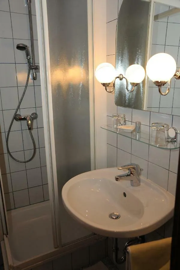 Pension Erlaa Vienna Bed & Breakfast